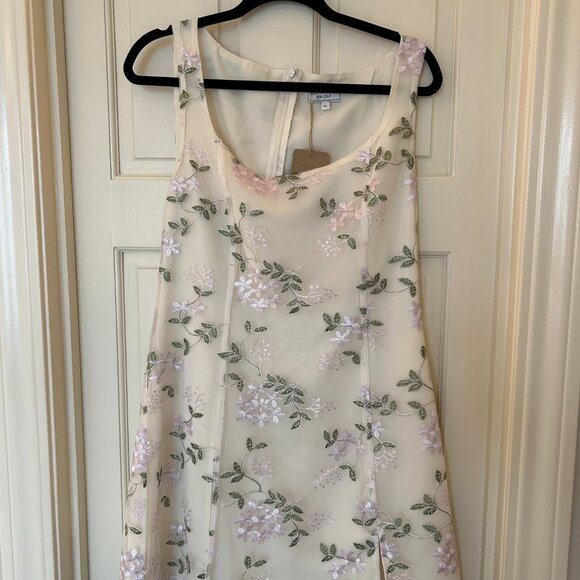 NWT Floral Embroidery Mini Dress - Picture 4 of 5